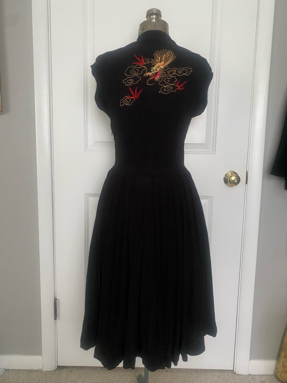 Black Embroidered Cap-Sleeve Midi Dress - Picture 2 of 13